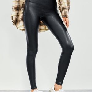 Aritzia Wilfred Free Daria Leggings